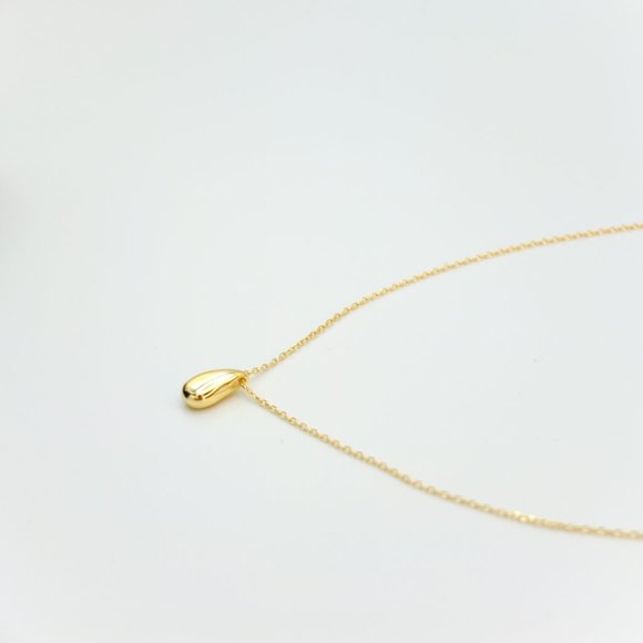 Cate 18K Gold Vermeil Water Droplet Necklace - Picture 6 of 9